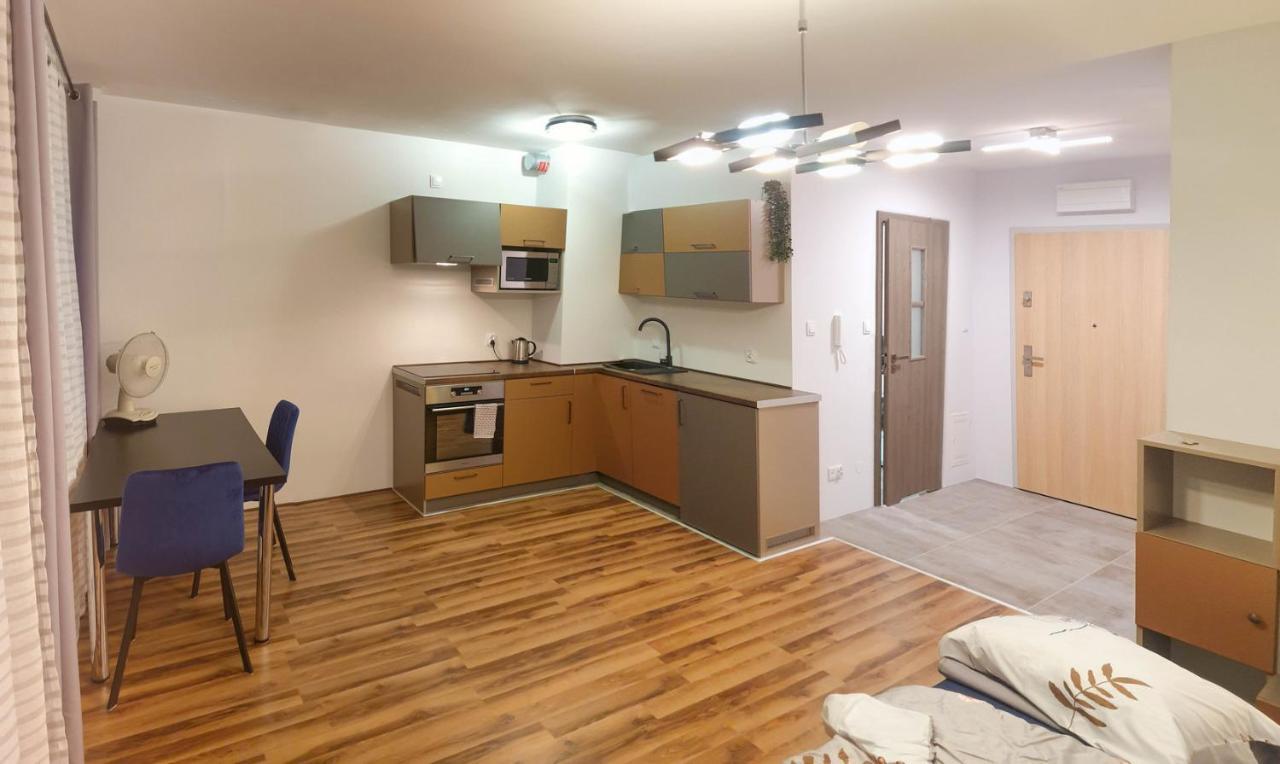 Mini Apartament Krakow Pn / Cracow North Z Parkingiem Exterior foto